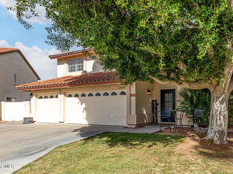 5702 W Windrose Dr photo 3