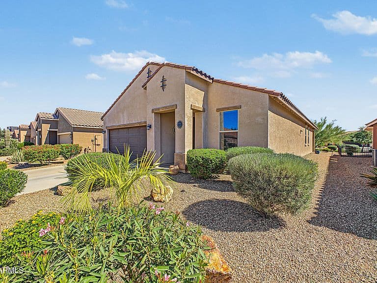 546 N RAINBOW Way photo 4