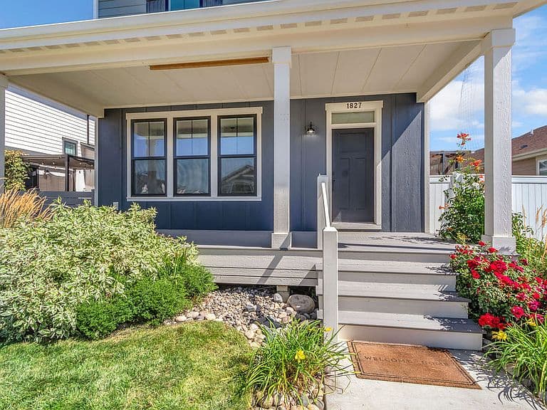 1827 Annas Garden Ln photo 2