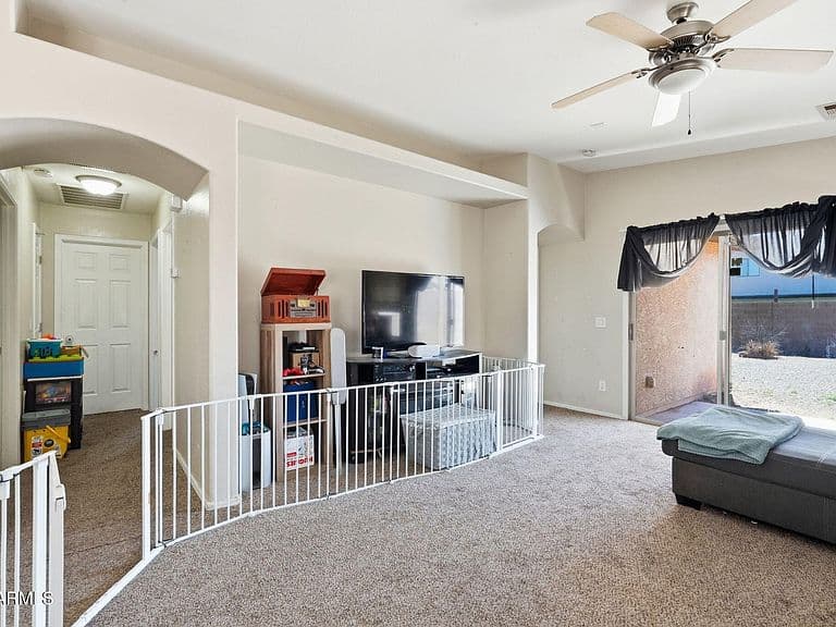 45359 W DESERT GARDEN Road photo 4