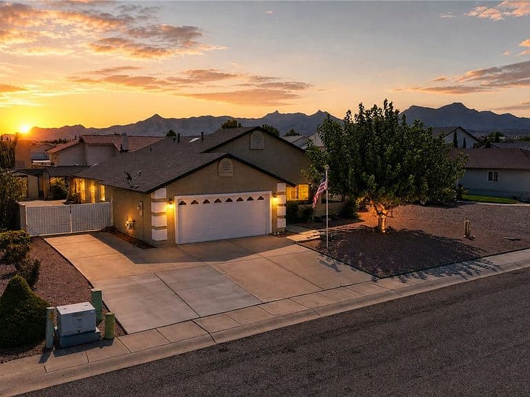 3100 Southern Loop photo 2