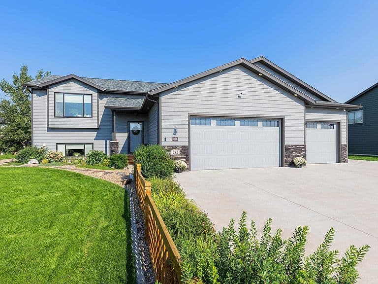 822 Dirk Ct photo 1
