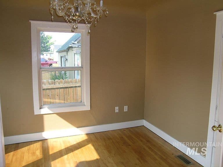 415 20th Ave N photo 3