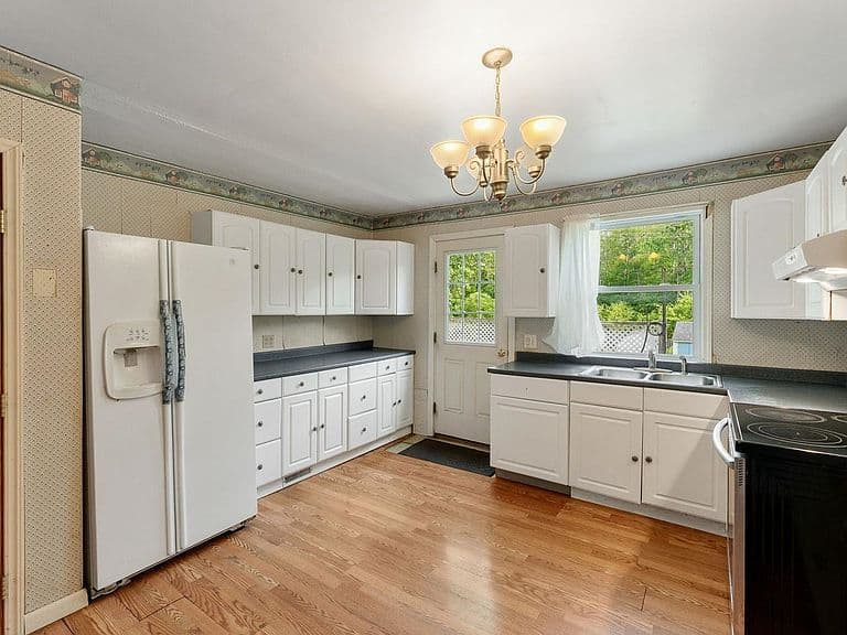 121 Westford Road photo 3