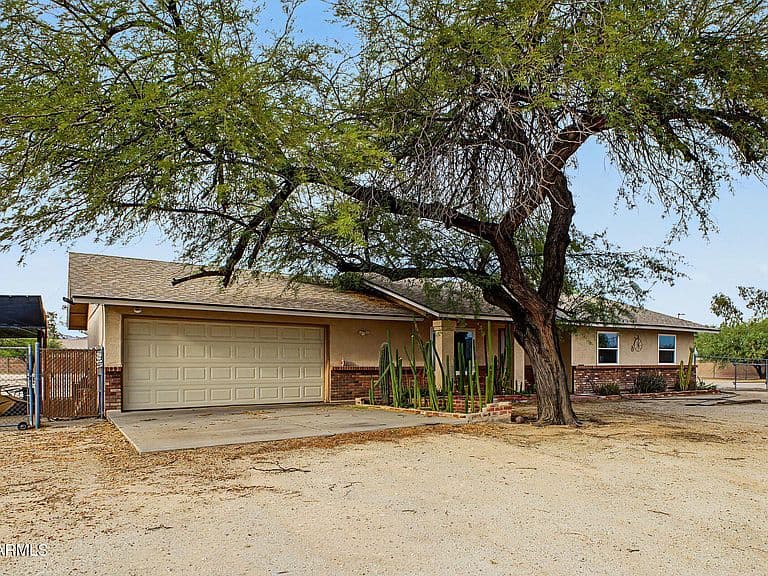 22614 W HAMMOND Drive photo 5