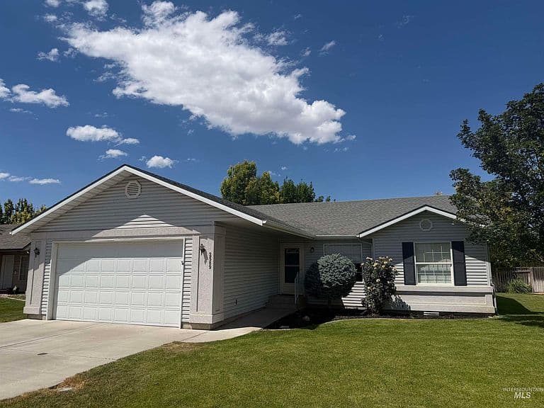2589 Ironwood Ave photo 2