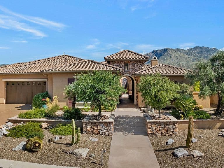 36529 S Desert Sun Dr photo 1