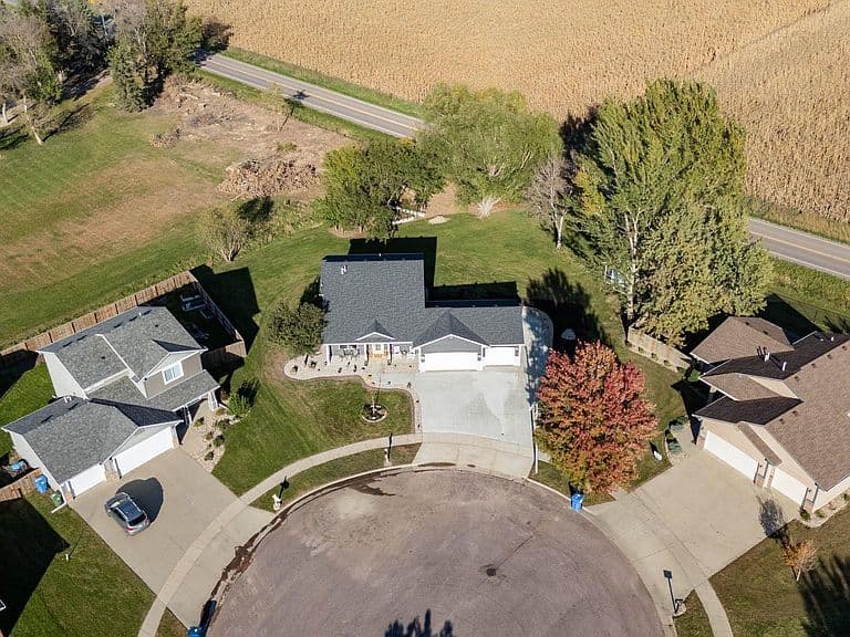 1104 Hemlock Cir photo 5