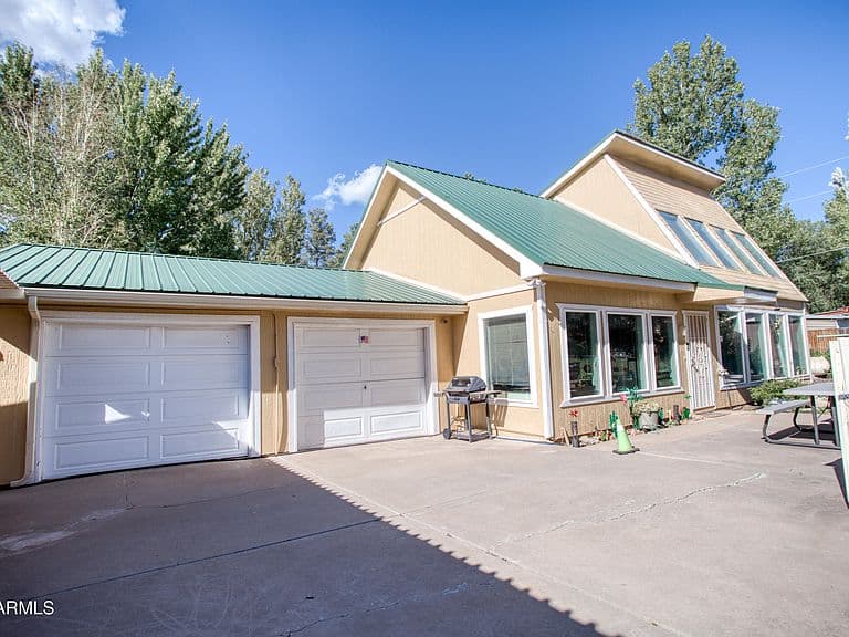 2663 BOB-O-LINK Drive photo 2