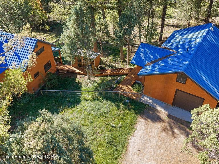 487 Pine St photo 2
