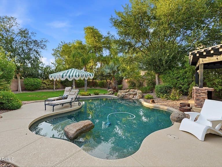 4432 E ARBOR Drive photo 1