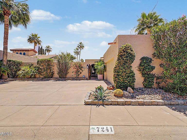 7241 E MAVERICK Road photo 1