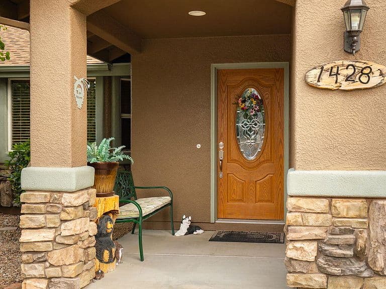 1428 Magnolia Ln photo 2