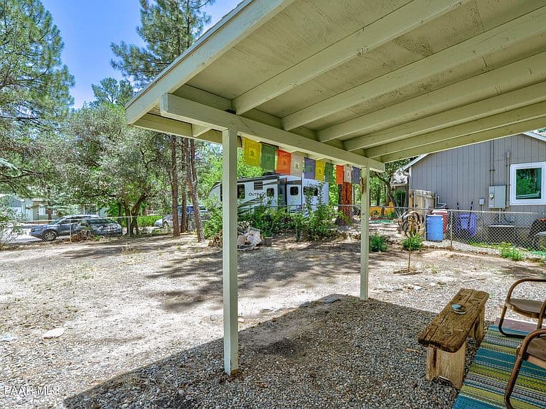 210 Cory Ave photo 5