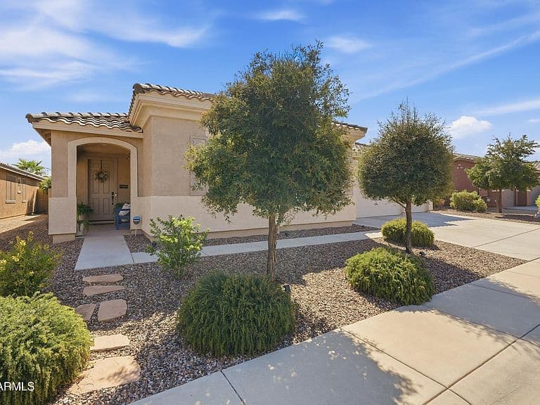 20503 N MADELINE Street photo 4