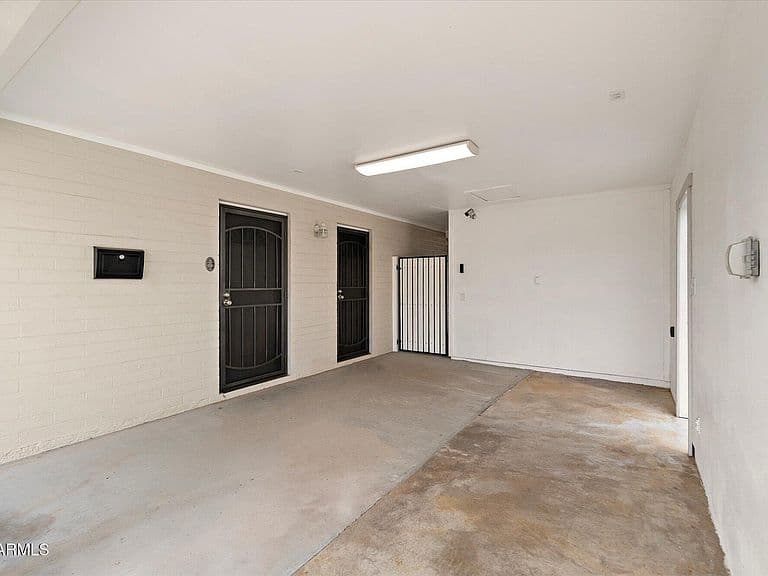 424 W SANTA CRUZ Drive photo 3