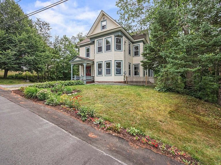 73 Bunker Hill Street photo 2