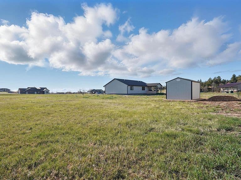 21621 Northwood Dr photo 3