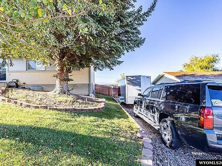 1808 Carson St photo 4
