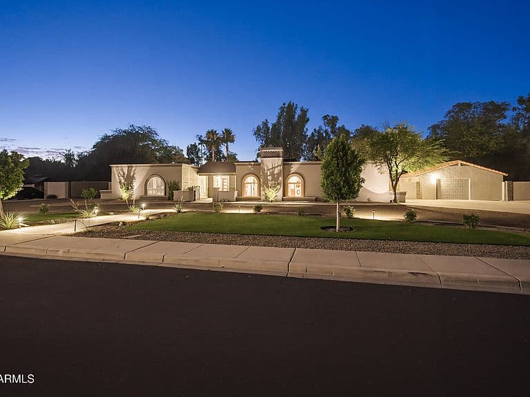 6504 W CORRINE Drive photo 3