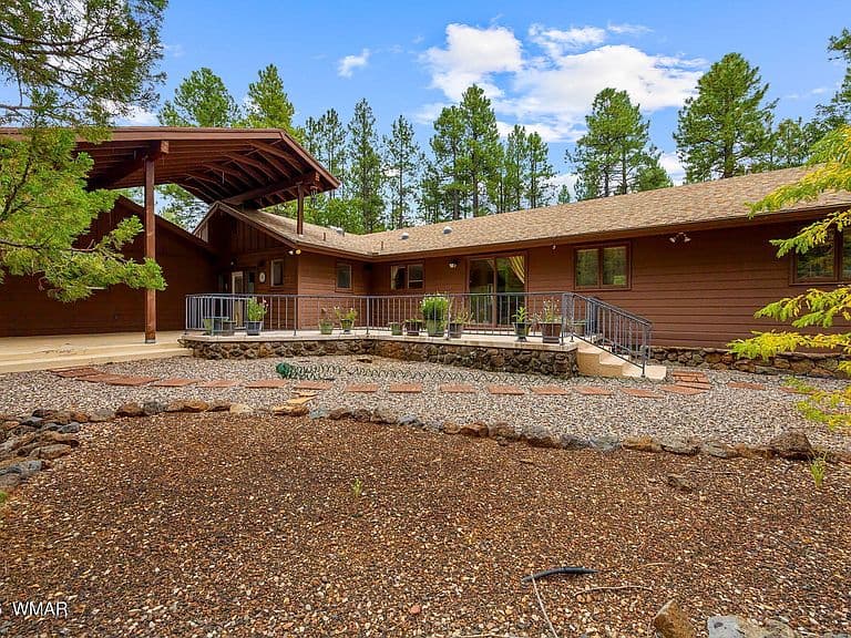 3052 Madison Ln photo 5