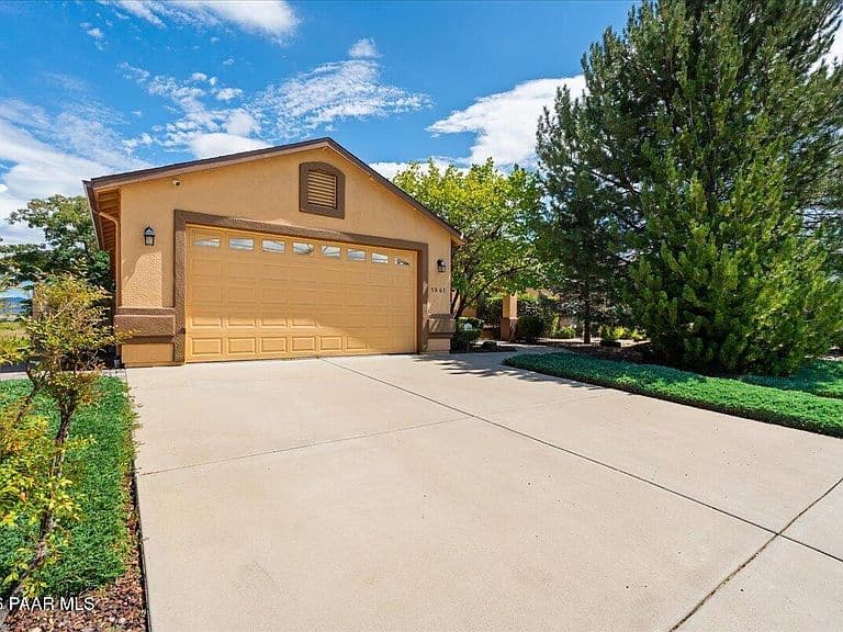 5661 N Bronco Ln photo 1