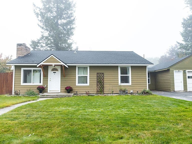 61 Evergreen St photo 4