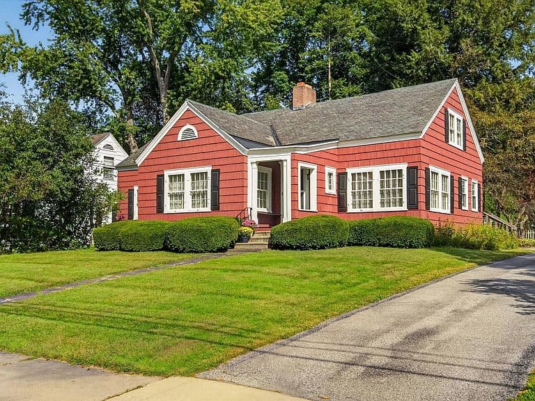 124 Bellevue Avenue photo 2