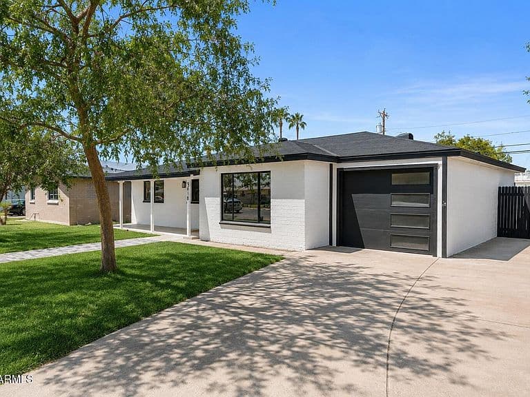 3618 E YALE Street photo 2