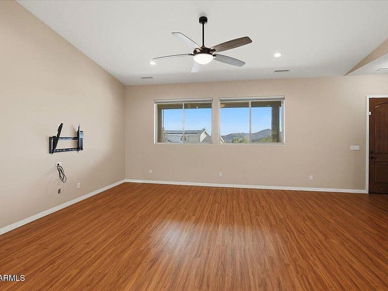 4449 HORNET Drive photo 4
