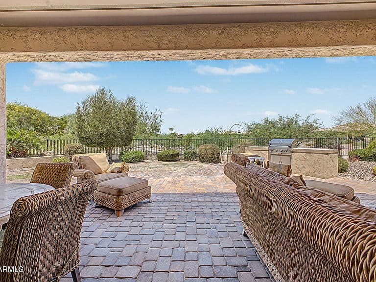 4020 N Brigadier Drive photo 4