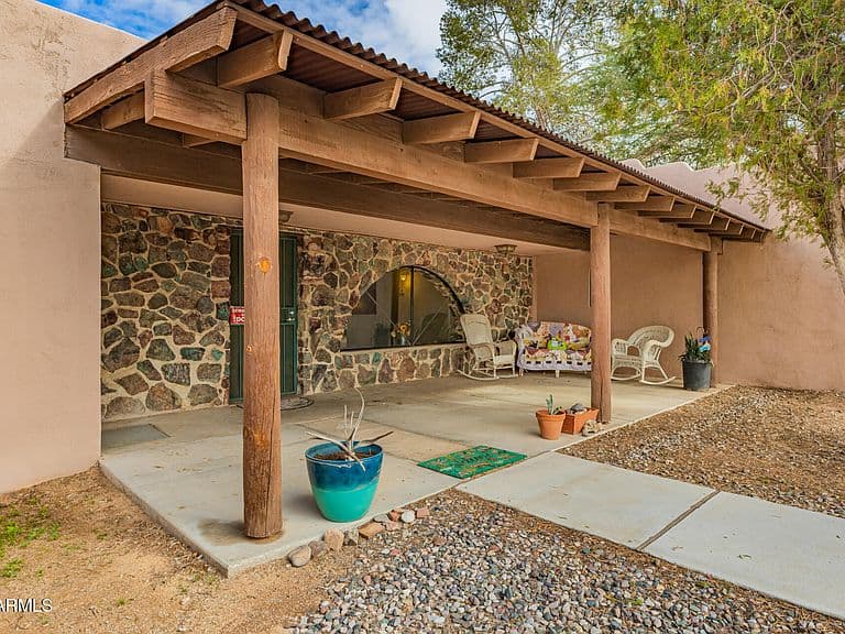 8714 N DEAD MANS GULCH Road photo 1