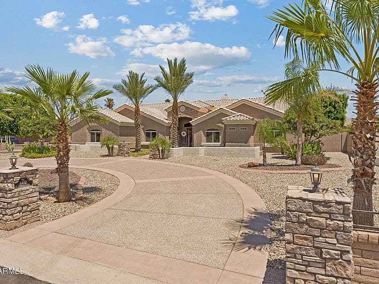 8452 W DONALD Drive photo 2