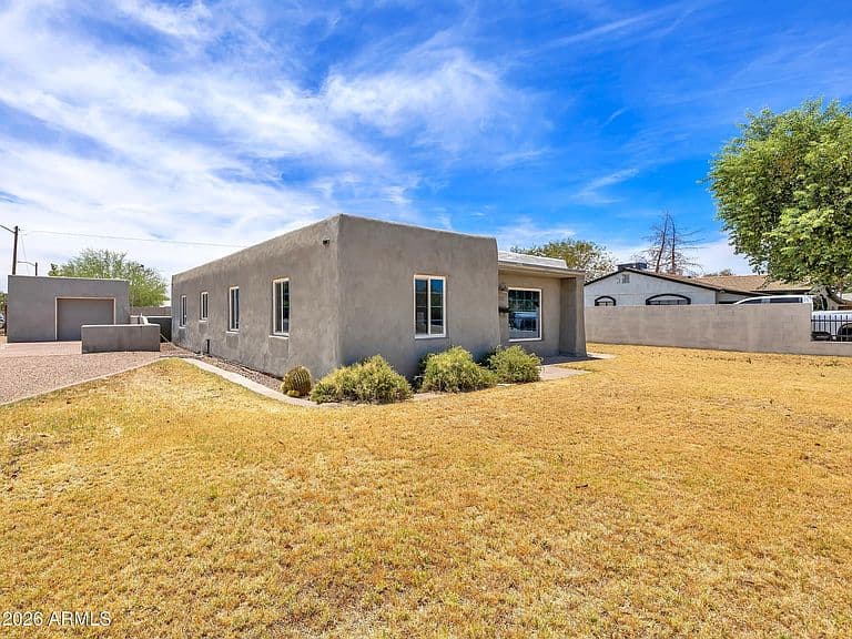3301 W LYNWOOD Street photo 2