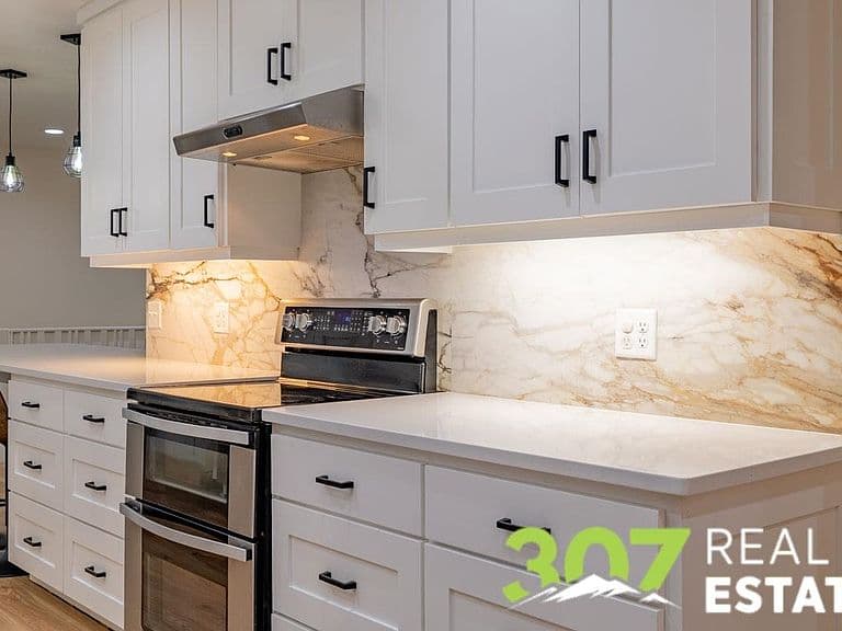 3111 Kent Ave photo 4