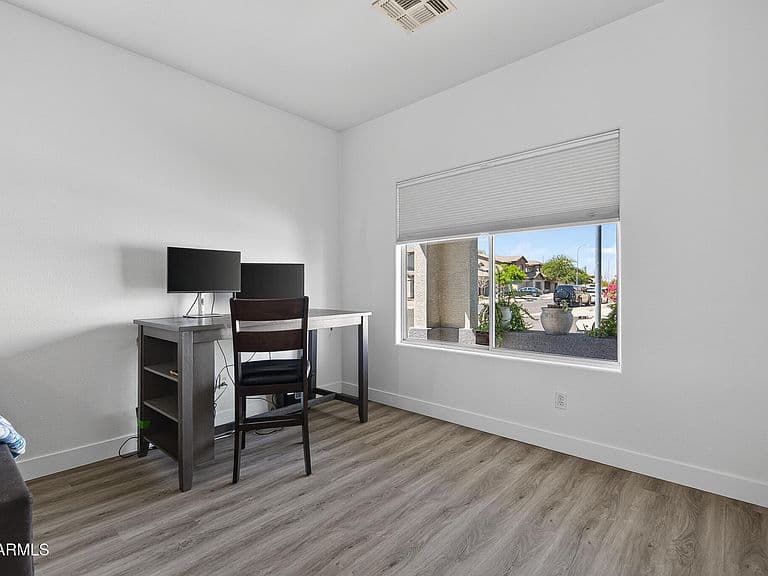 12553 W WASHINGTON Street photo 5