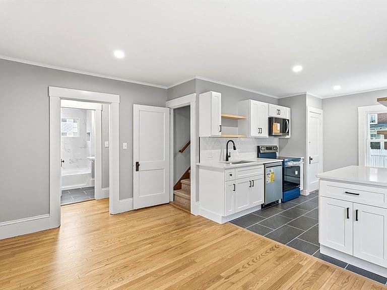 9 Washington St photo 5