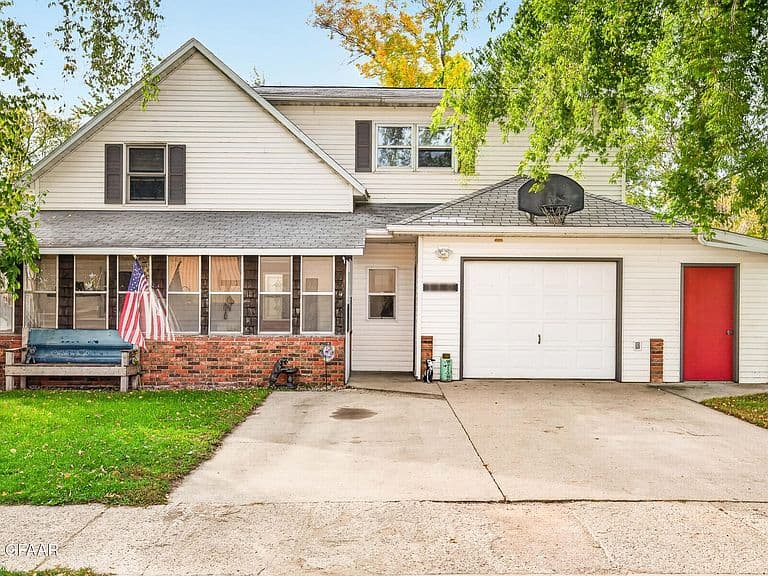 110 Clark Ave photo 1
