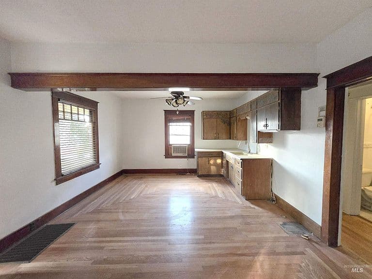 428 2nd Ave N photo 5