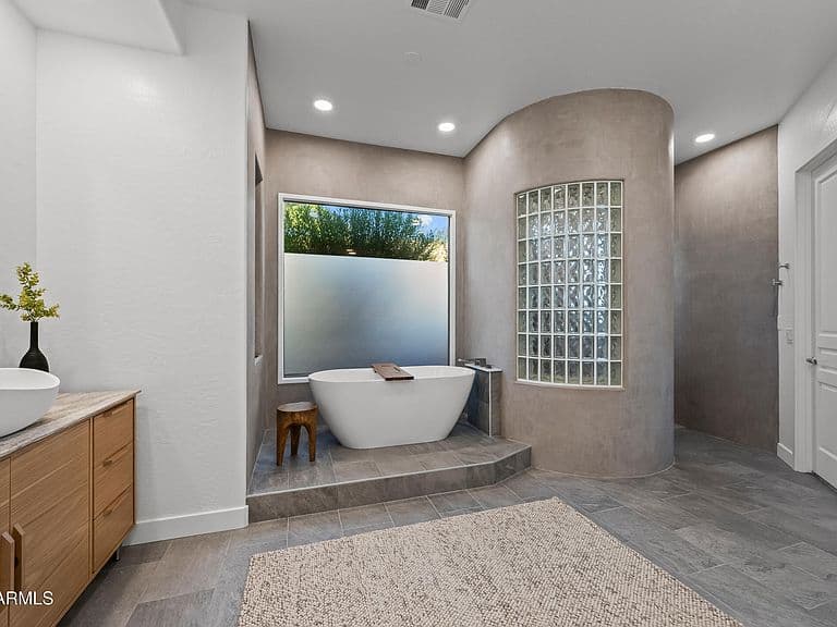 6626 E Bent Tree Drive photo 5