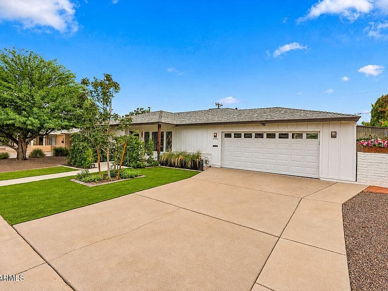6725 E HOLLY Street photo 5