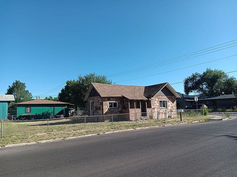 102 E Edison Ave photo 4