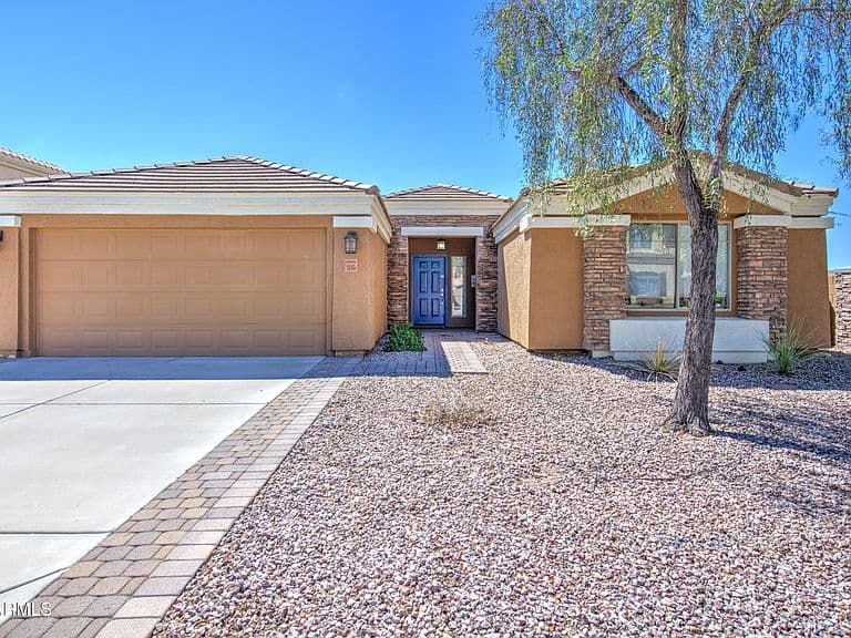 1243 W CASTLE Drive photo 1