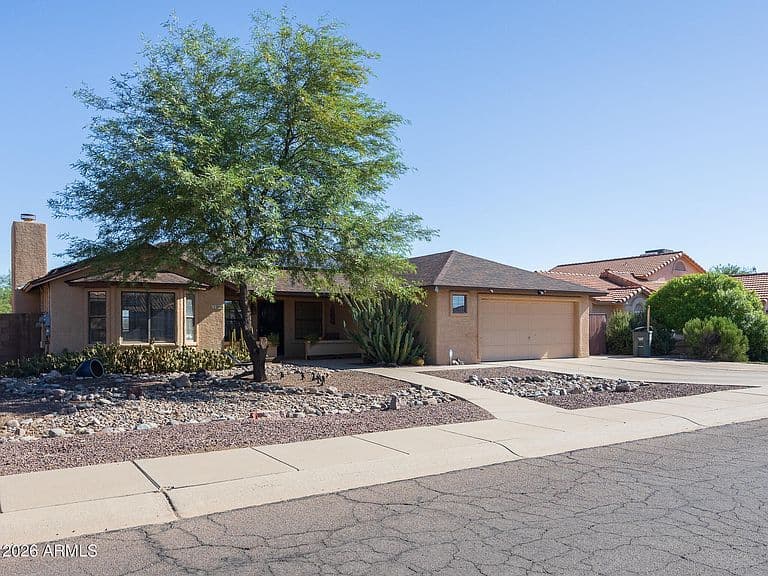 1156 E SUNSET Drive photo 3