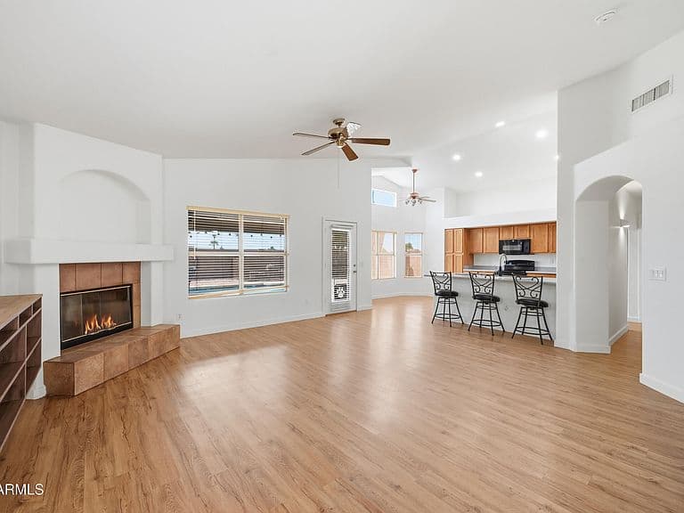 10145 W Potter Drive photo 5
