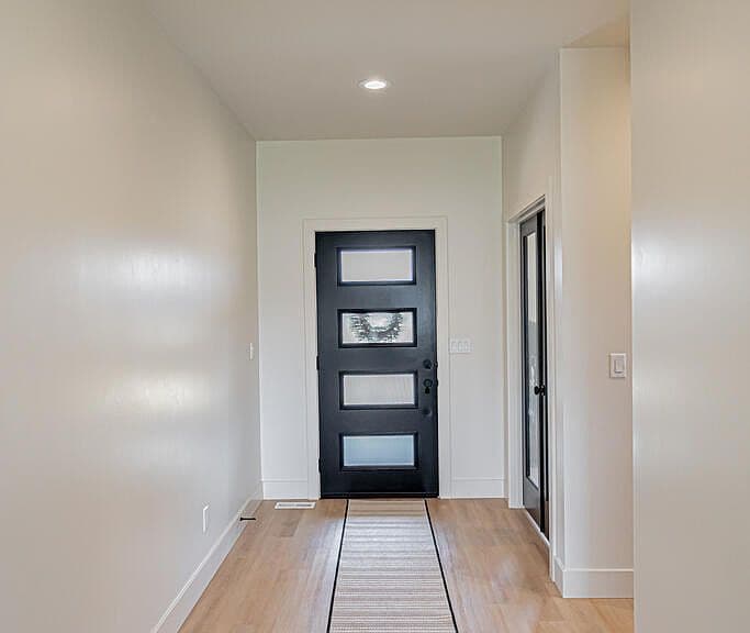 4034 E 537 N photo 2