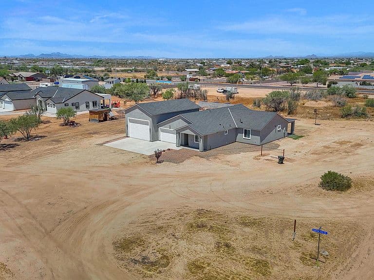 21028 N DENVER HILL Drive photo 5