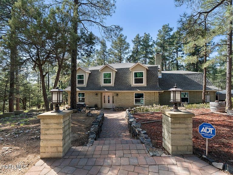 4650 S Spur Ln photo 1