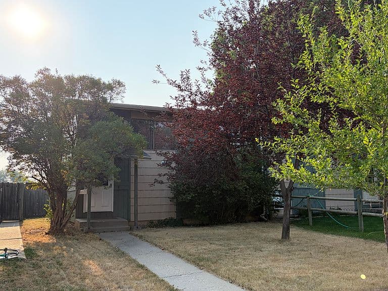 1453 Highland Ave photo 3