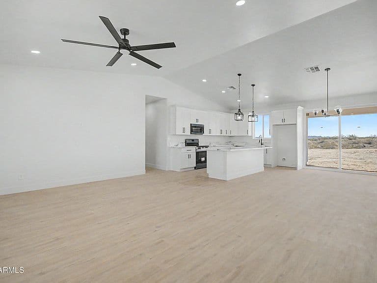 32959 W ELWOOD Street photo 3
